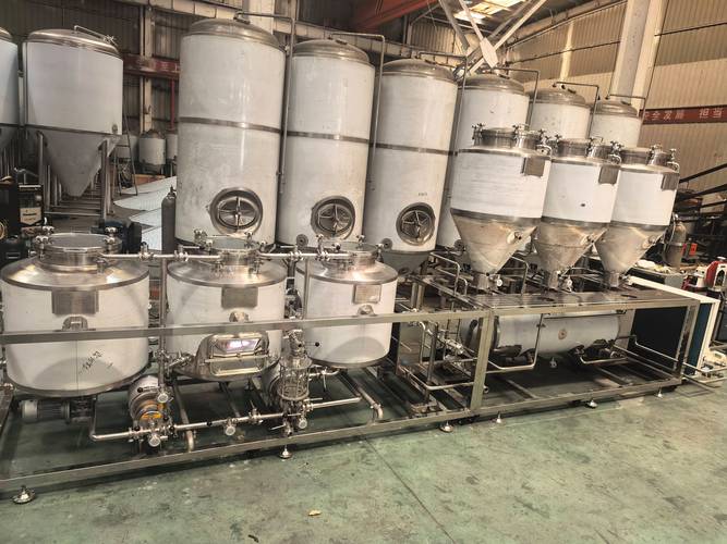 锡林郭勒数控啤酒设备多少钱一套？新手开精酿酒吧能直接上手吗